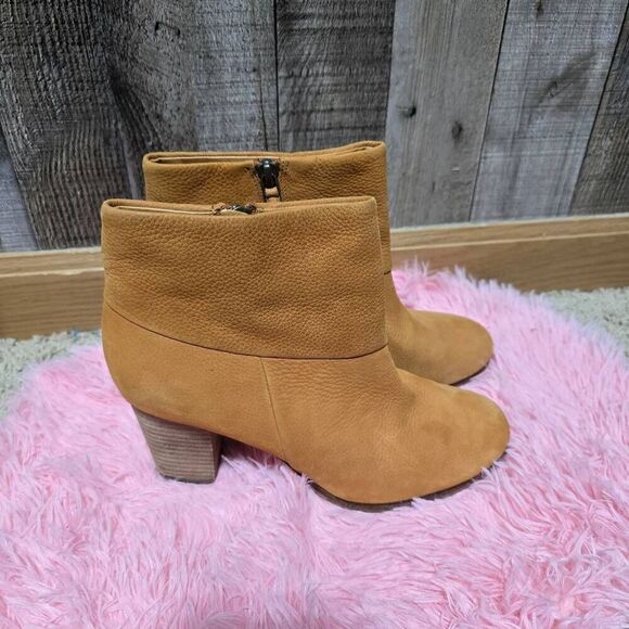 Cole Haan Cassidy Ankle Bootie Boot in Camello Nubuck size 7B - Picture 1 of 6